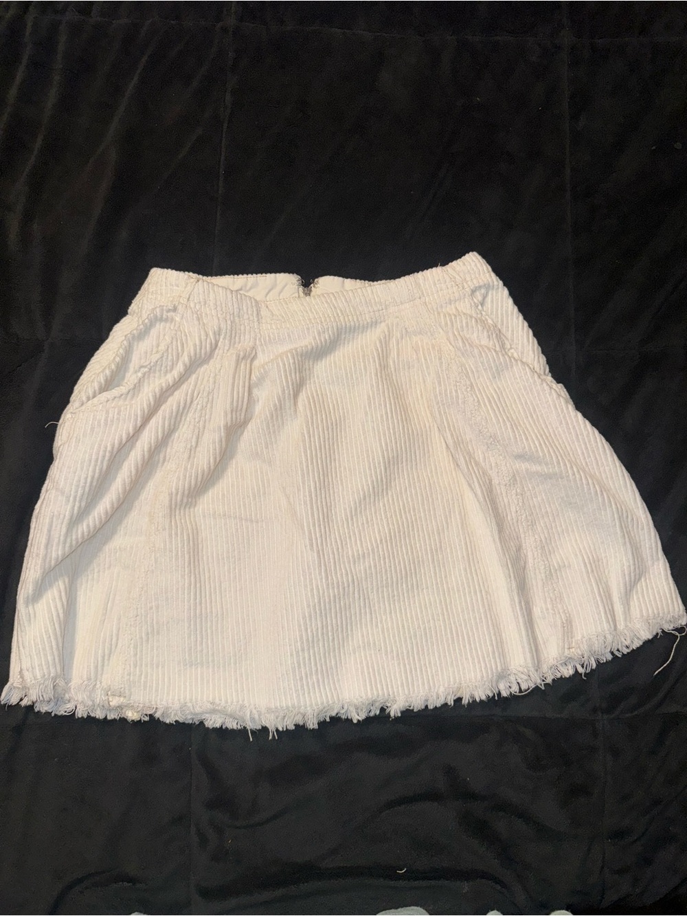 Free People Size 0 Ivory Corduroy Mini Skirt Raw Frayed Hem Back Zip